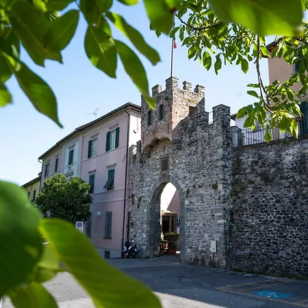 Cozy Pieracchi - A Slice Of History * Barga