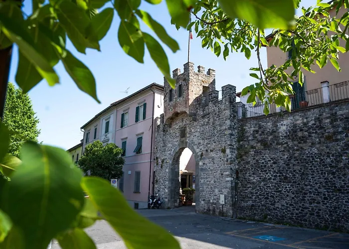 Cozy Pieracchi - A Slice Of History * Barga
